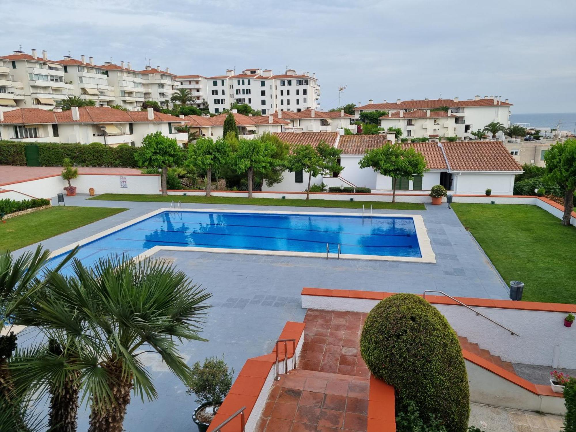 - * Sitges